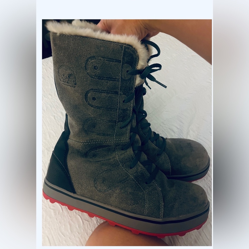 womens Sorel winter tall boots size 8.5